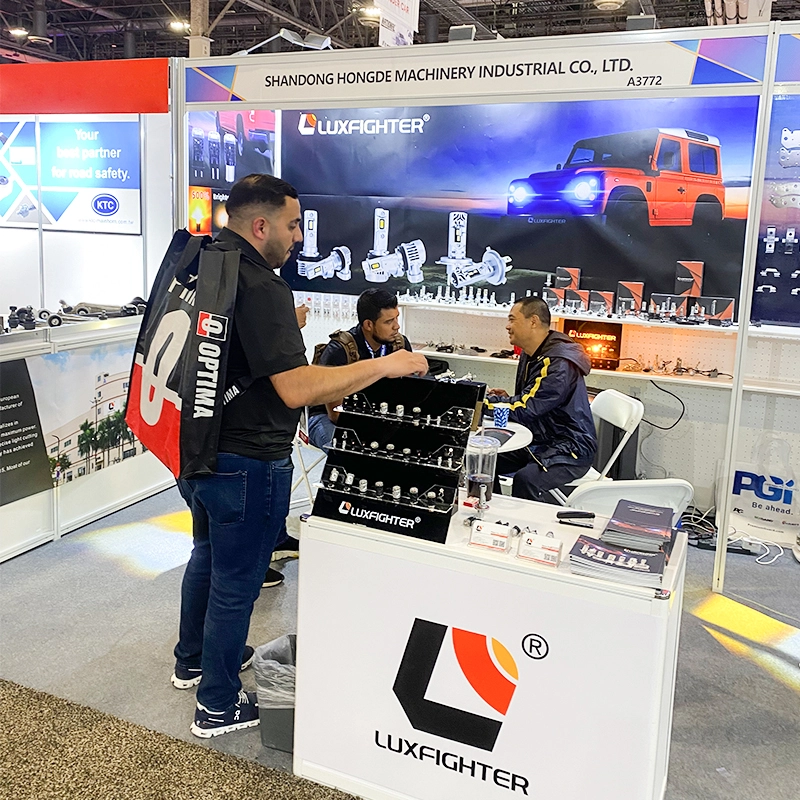 Soilse stiúir LUXFIGHTER ag Automotive Aftermarket Products Expo